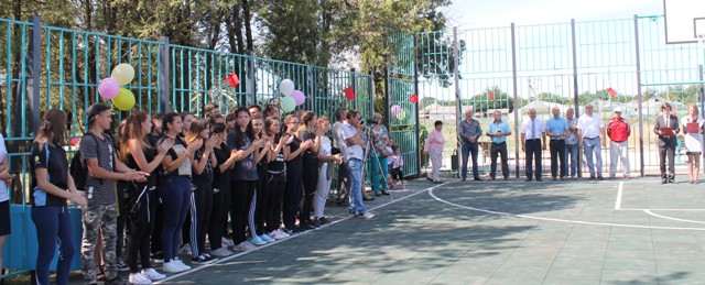 Новая спортивная площадка Новая спортивная площадка