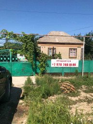 Дом в Нижнегорске