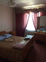 Продам 3-к квартиру в пгт. Нижнегорске