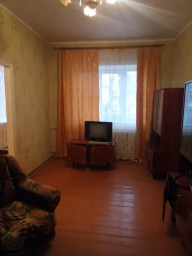 Продается 3-х комнатная квартира в пгт.Нижнегорский